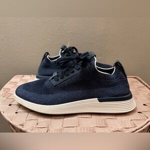 Stylish Navy Knit Sneakers for Men